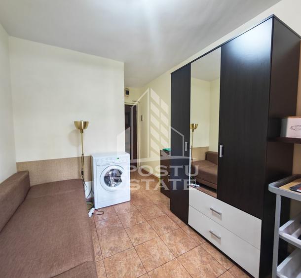Garsoniera de vanzare, etaj intermediar, zona Dacia