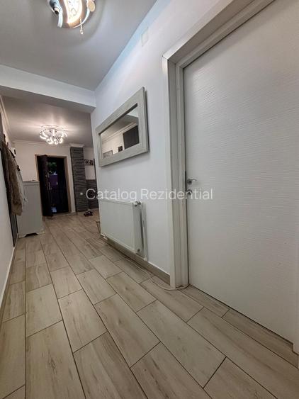 Vila de vanzare cu 2 apartamente individuale in Cartierul 23-metrou Republica - 3