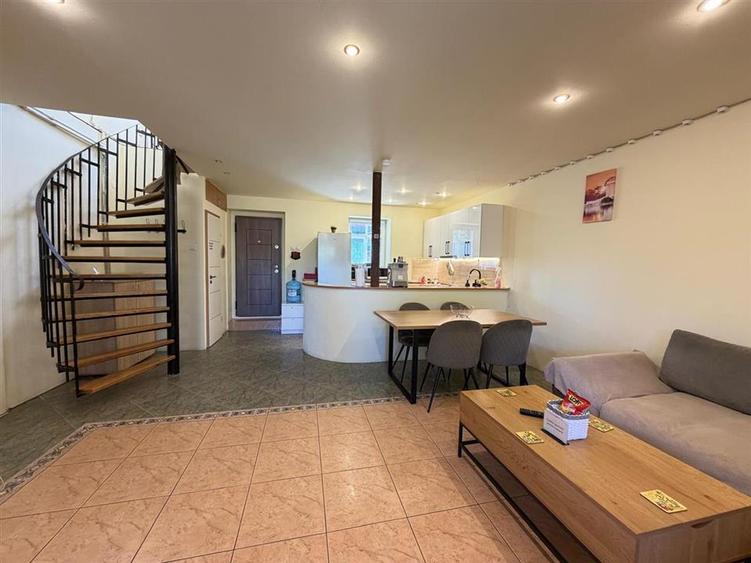 Apartament la casa 3 camere zona Gusterita