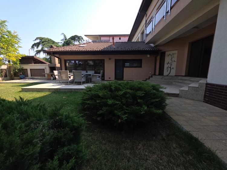 Casa de inchiriat in zona Casa Presei - Poligrafiei
