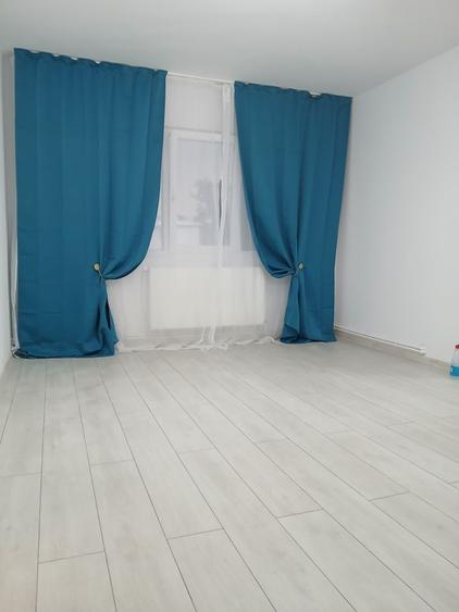 Apartament 2 camere Podu Ros, etaj 3/4, RENOVAT complet!
