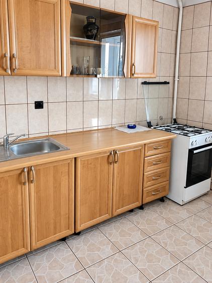 3 MINUTE PANA LA METROU / BALCON DEASUPRA AGITATIEI / 2 CAMERE LANGA DRISTOR