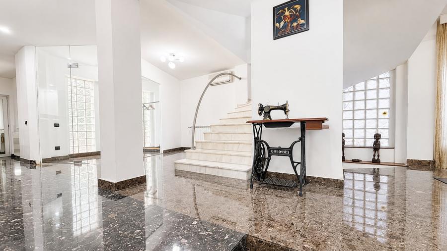 Casă / Vila de vanzare Stefan cel Mare - 380 mp teren - 452 mp utili, Rezidentia