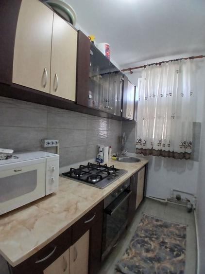2 camere | Renovat | Apărătorii Patriei| etaj 2/4 | 40 mp| T738