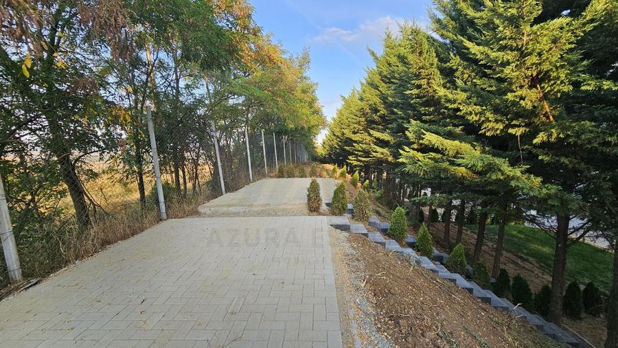 Apartament modern 49.7 mp utili 2 camere si curte 50 mp in Da Vinci