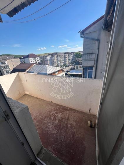 Apartament decomandat 3 camere 64 mp-2 balcoane-Zona Sensul Vechi