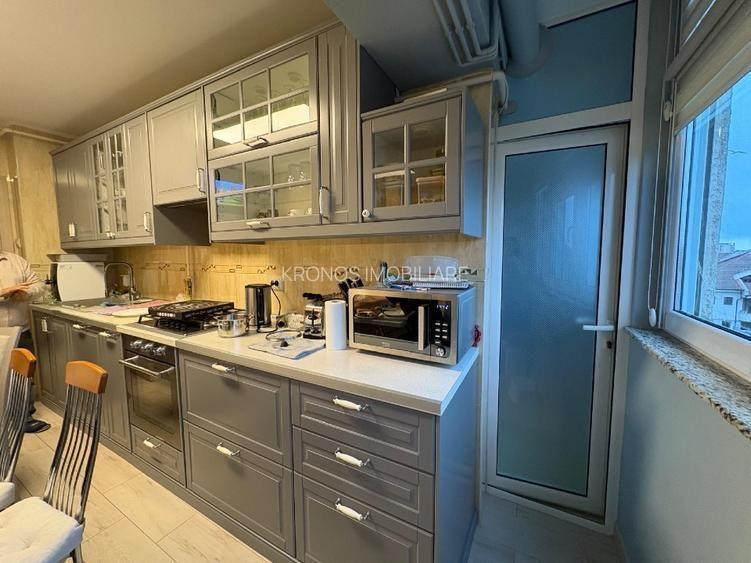 Apartament 4 Camere, Casa de Cultura, 87 mp,  205.000 euro - 3