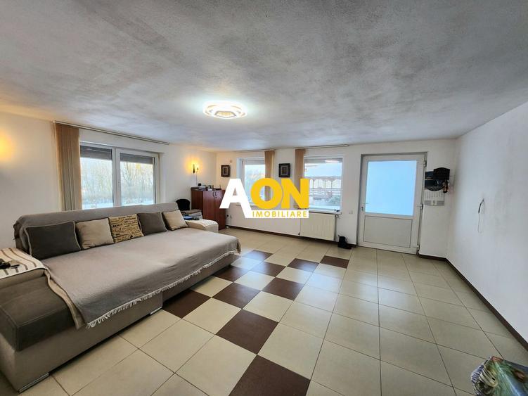 De vanzare casa 6 camere 8142 mp teren in Oarda de Sus