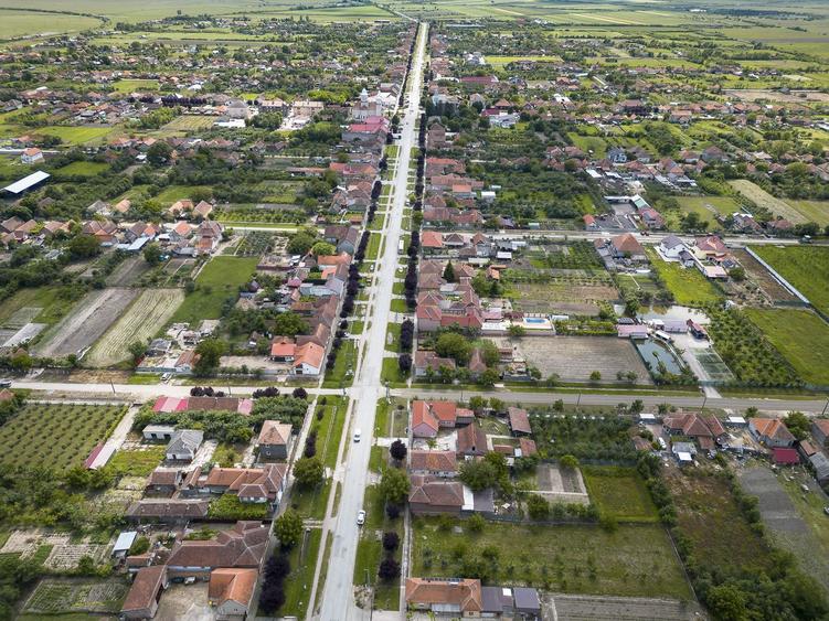 Teren intravilan in comuna Cermei