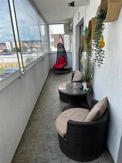 Apartament 3 camere cu balcon in zona Doamna Stanca