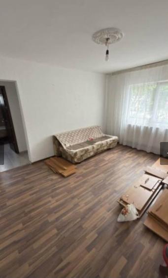 Apartament 2 camere zona Poarta 6 nemobilat 45 mp