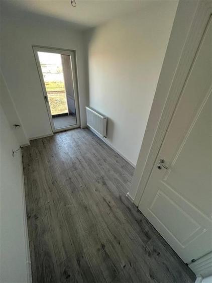 Etaj intermediar, bloc nou, 1 camera decomandat Poitiers Towers