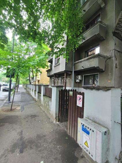 Proprietar  - 2 camere Primaverii  - renovat si complet reconsolidat - 13