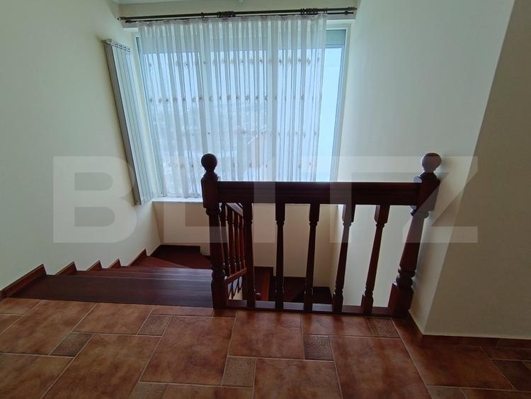 Casa Ultracentral cu 5 camere în suprafață de 300 mp și un teren de 600 mp