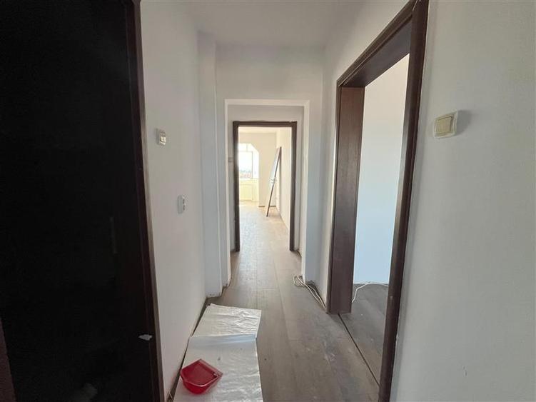 Lugoj, Apartament 3 Cam., 84 Mp., Semidecomandat, et.6, Central Blocul Postei