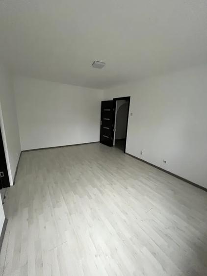 Apartament 2 camere Podu Ros, parter, super pozitionare
