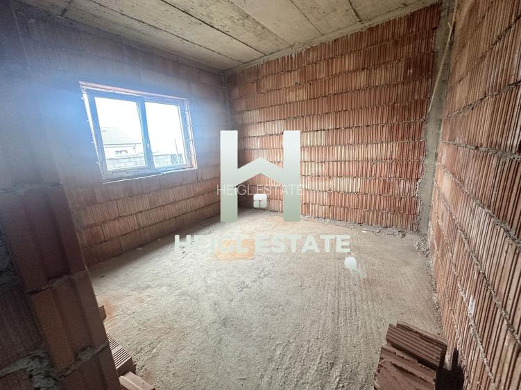 Duplex separat prin camera tehnica,  spre vanzare cu 4 camere - 4