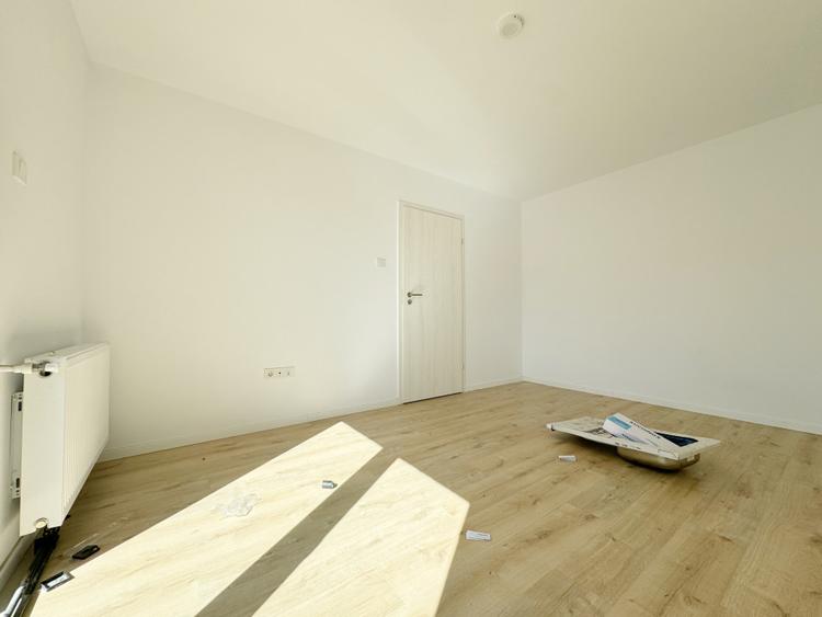 Apartament 3 camere, 8 locuri de parcare, decomandat,55mp utili -Giroc