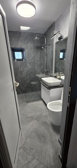 Apartament spatios, 3 Camere, 2 bai, 3 balcoane, Tătărași Spitalul de Copii