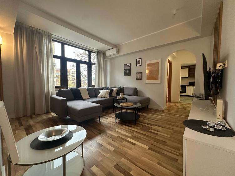 Amazing huge 3-room apartment in the University Square area