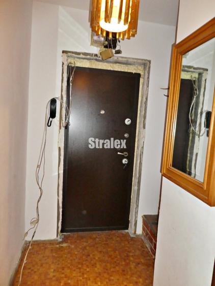 Apartament 3 camere bloc reabilitat aproape de metroul Raul Doamnei