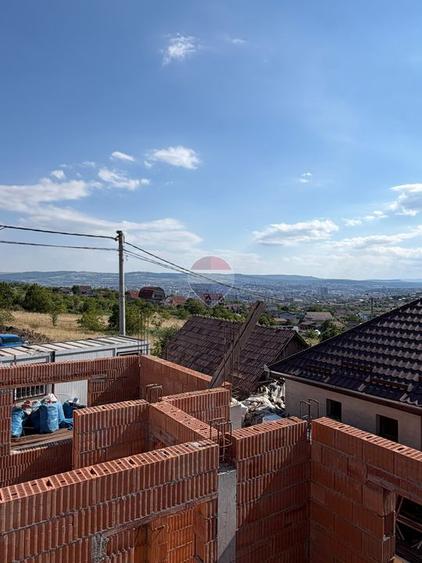 Casă cu 5 camere de vânzare în zona Iris, Comision 0%