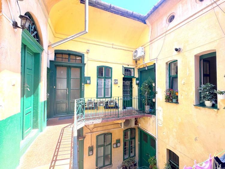 Apartament 3 camere în clădire istorica — Piata Libertatii-comision 0 - 11