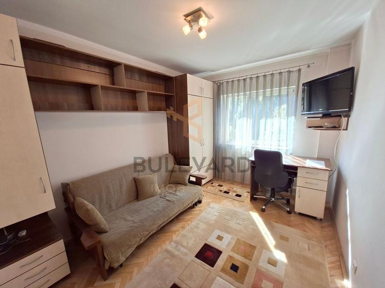 Apartament 3 camere decomandate + parcare, mijlocul strazii Titulescu!
