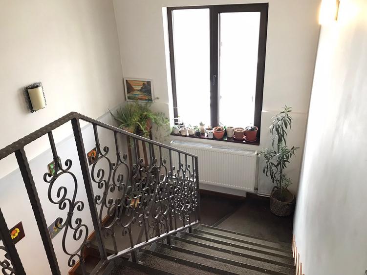 Vand sau schimb casa 4 camere cu 2600 mp teren, Central, Reghin, Mures
