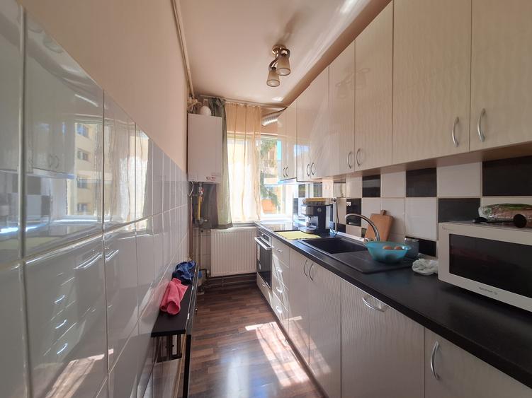 Renovat, mobilat si utilat! Apartament 2 camere-etaj 2-Sagului