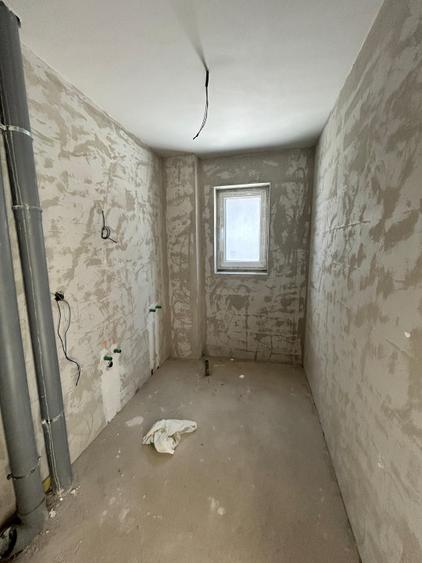 Apartament de 3 camere semifinisat, CF, 88,45 mp util, terasa 80 mp, zona Vivo