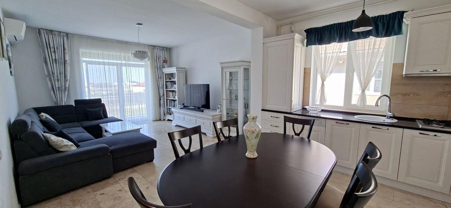 Apartament mobilat si utilat cu 2 locuri de parcare
