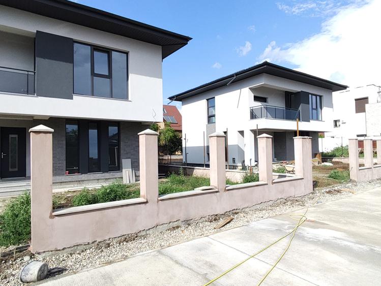 FARA COMISIOANE Vila TOP cu 5 camere 3 bai P+1 cu 2 placi beci mare la cheie
