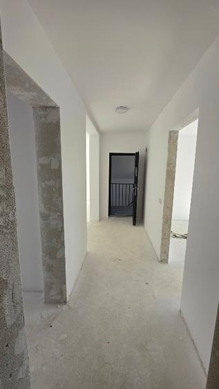 Apartament 2 camere 54 mpu. plus balcon, parcare, bloc tip vilă, etaj 1 și 2