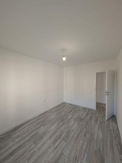Apartament nemobilat cu 3 camere – Florești, zona Porii