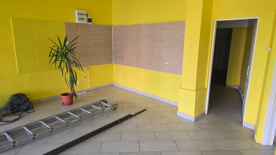Inchiriez spatiu comercial in Deva, zona ultracentrala, Decebal colt cu Creanga
