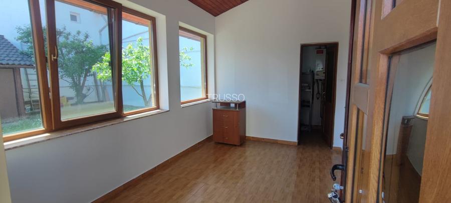 Casă de închiriat – 2 dormitoare, 100 mp utili + curte 220 mp, garaj, filigorie - 9