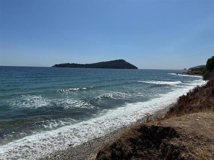 Teren intravilan pe insula Thassos, aproape de plaja salbatica