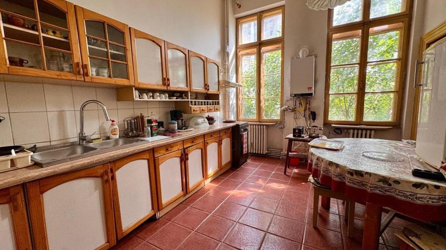REA1029789 Apartament cu istorie si caracter l 168 mp l Ultracentral l Piata Rom