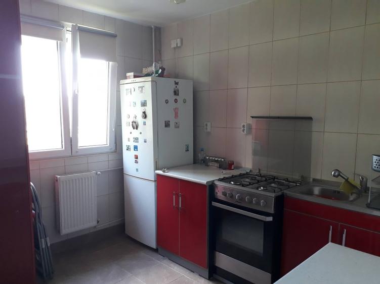 Particular închiriez apartament