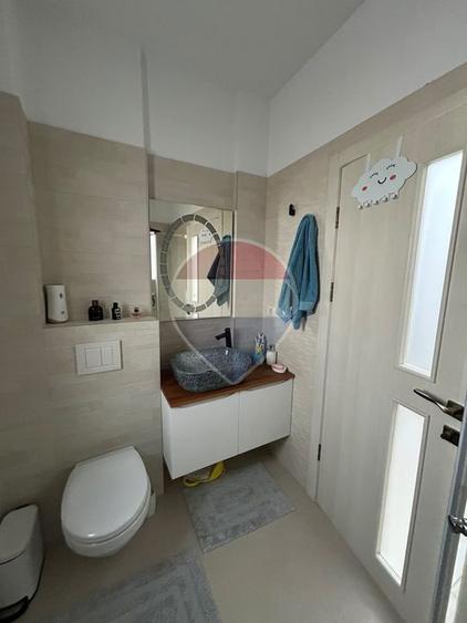 Apartament cu 3 camere de închiriat în zona Central