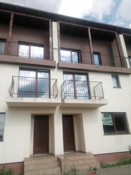 Triplex 5 camere in Europa, 119 mp utili, teren 220 mp