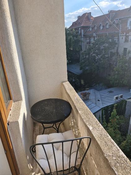Lovely large sunny studio apartment – Dacia Polona area