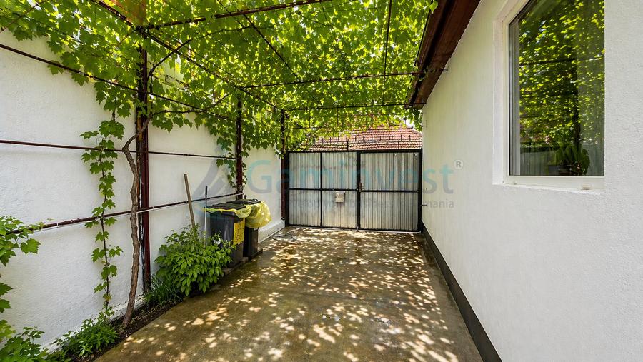 Casa cu 4 camere de vanzare in Oradea, zona Dragos Voda