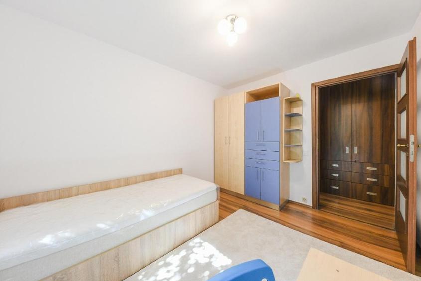 Proprietar inchiriez ap. 4 camere decomandate, parcare, Cipariu-Gheorgheni