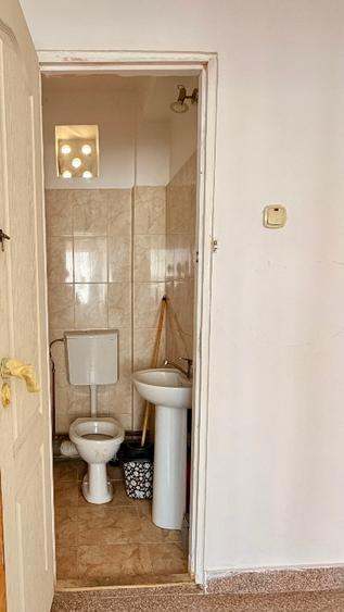 Apartament de vanzare , zona centrala . Strada piata victorie