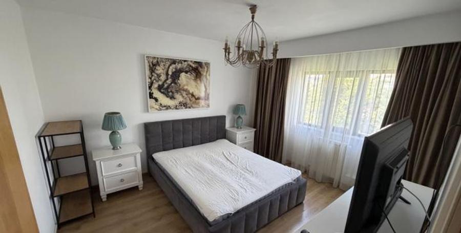 Apartament 3 camere | Zona Mall Vitan | Centrala proprie | Loc de parcare inclus