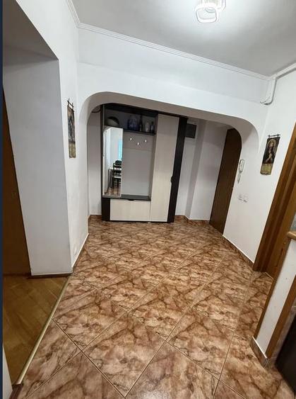 Apartament 3 Camere,Lacul Tei,bl.reabilitat,et.1/10,DECOMANDAT,Amenajat,centrala