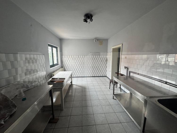 Casa de vanzare cu 6 camere, 374 mp, teren 719 mp, strada Baritiu