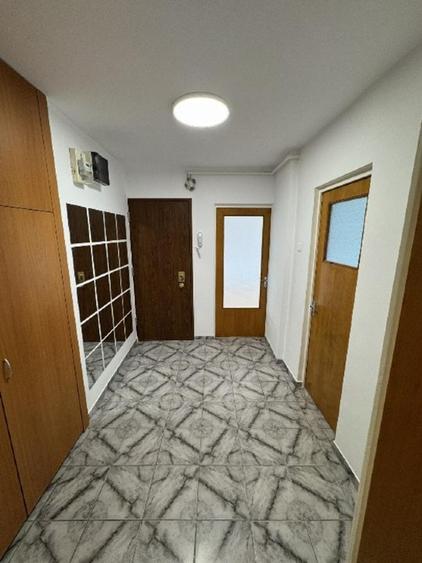 Drumul Taberei, 3 camere decomandat, renovat, etaj 6/8, vedere sudica neopturata